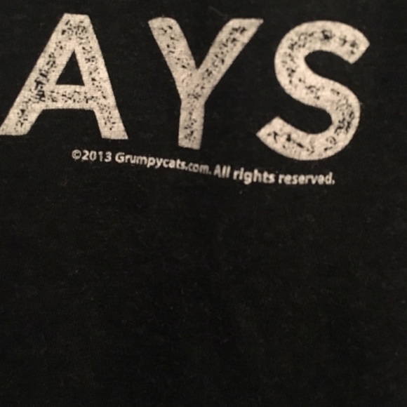 Grumpy cat T-shirt - Picture 2 of 4